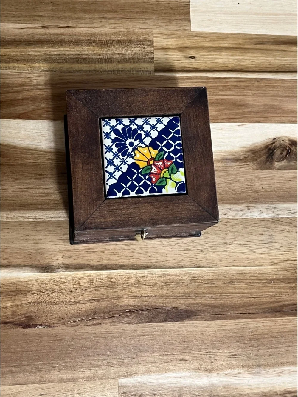 Wooden trinket box